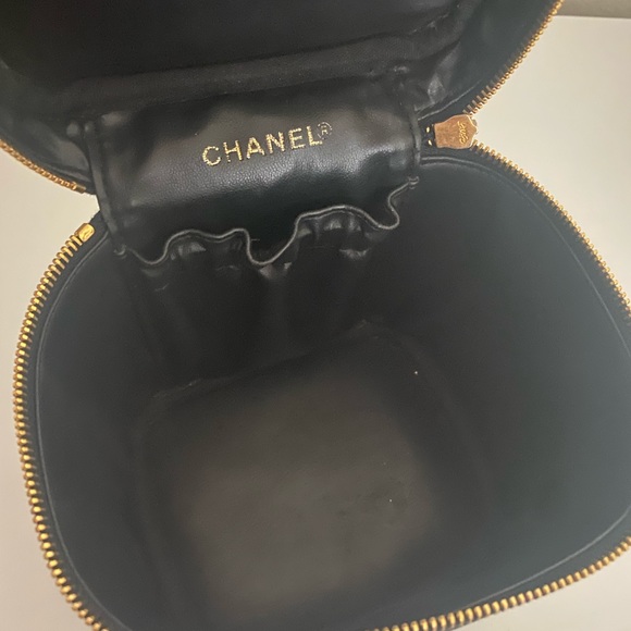 Authentic Chanel  Caviar Vanity case Cosmetic - Picture 12 of 12